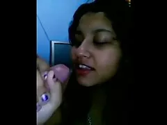 Azione video porno italiani massaggi Natural Tits con la tentatrice Tina di 18 VideoZ